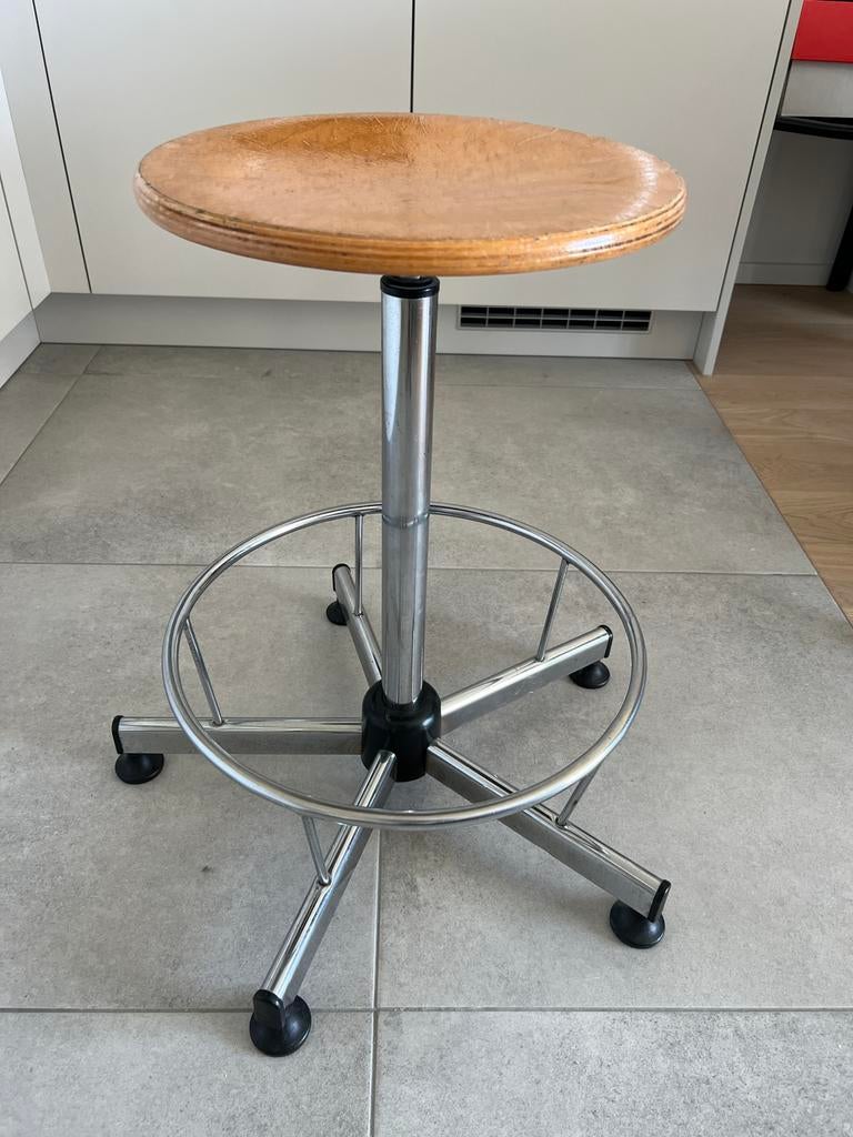 Vintage kruk in hoogte verstelbaar, Ophalen, In hoogte verstelbaar, Gebruikt, Hout