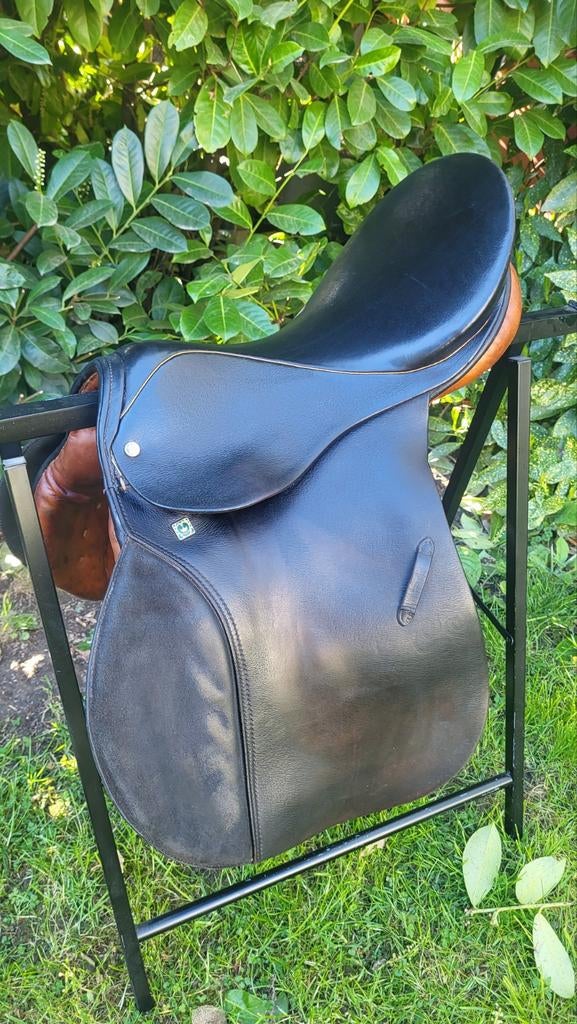 Prachtig Stübben Siegfried veelzijdigheids zadel., Dieren en Toebehoren, Ophalen