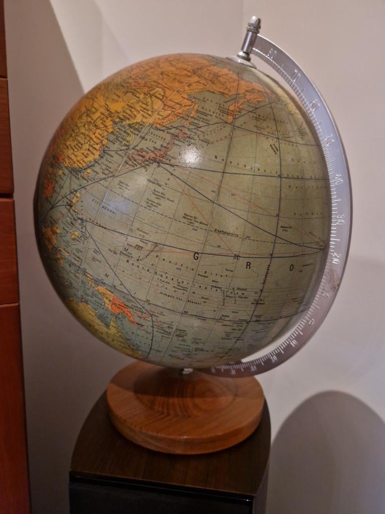 Vintage wereldbol met lichtje, Huis en Inrichting, Woonaccessoires | Wereldbollen, Ophalen, Verlicht, Gebruikt