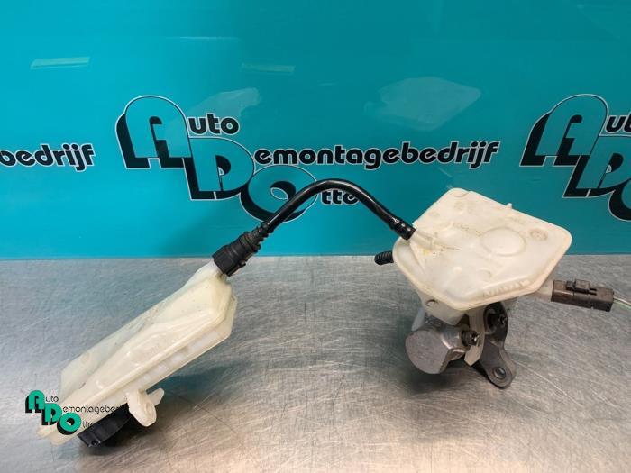 Hoofdremcilinder van een Peugeot 308 (308 08-), Gebruikt, -, -, Ophalen of Verzenden