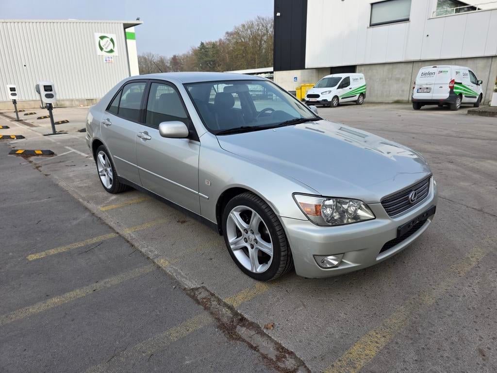 Lexus is200, Auto's, Automaat, Achterwielaandrijving, Zwart, Particulier