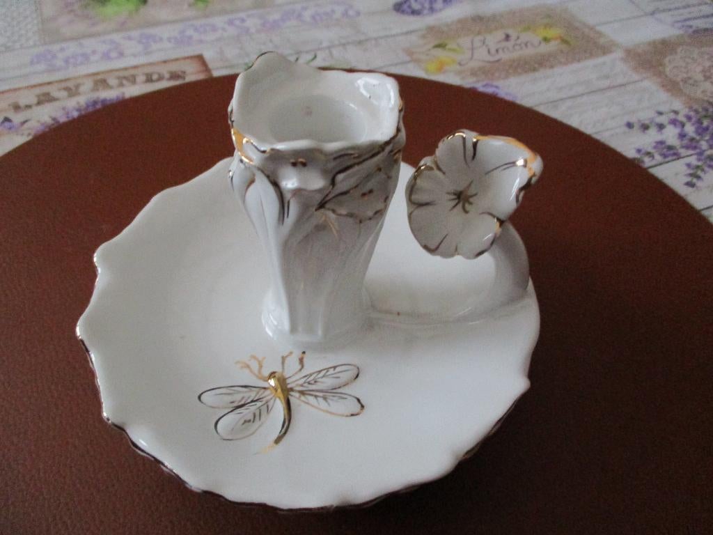 porseleinen kandelaar met bij en bloem, Antiek en Kunst, Ophalen of Verzenden