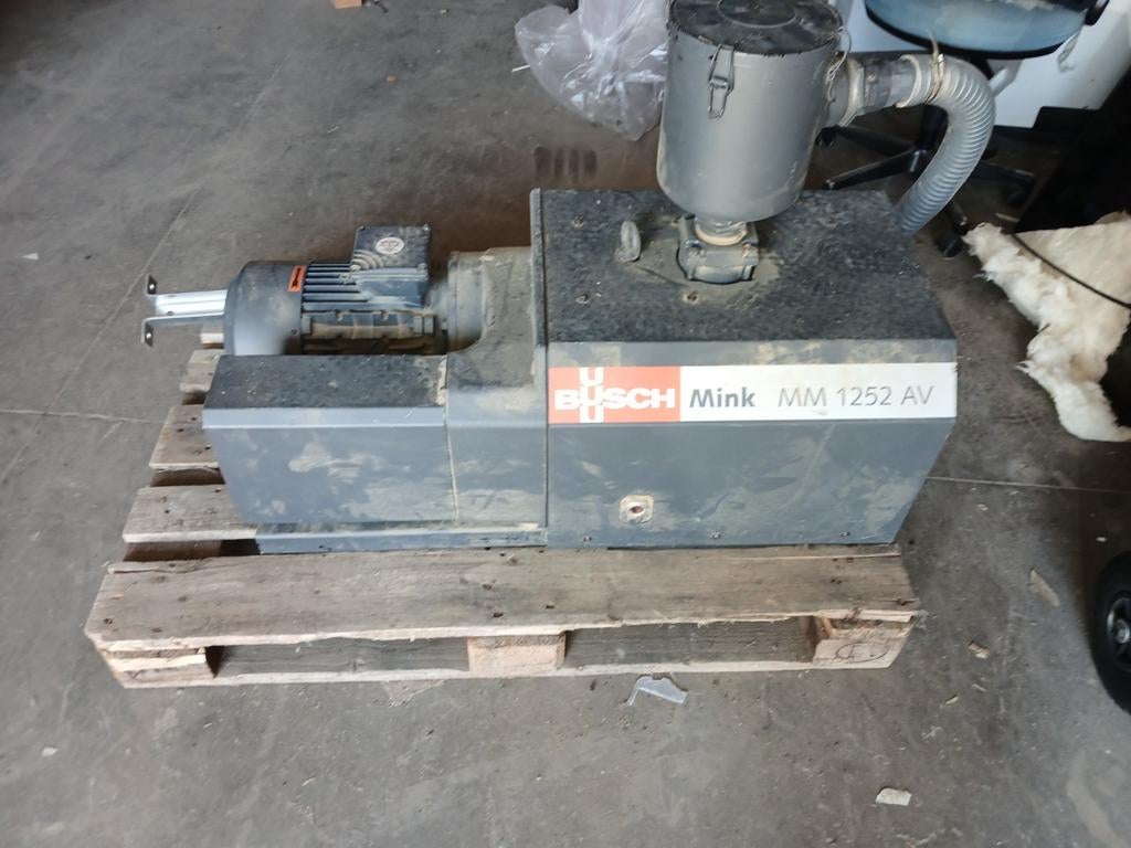 Pompe à vide Busch Mink MM 1252 AV industrielle, Bricolage & Construction