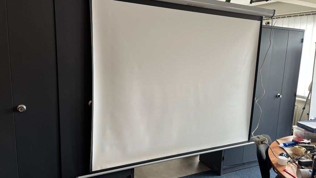 GRAND ECRAN PROJECTION MOTORISE  200 x 150 cm, Audio, Tv en Foto, Projectieschermen, Gebruikt, Elektrisch, Ophalen
