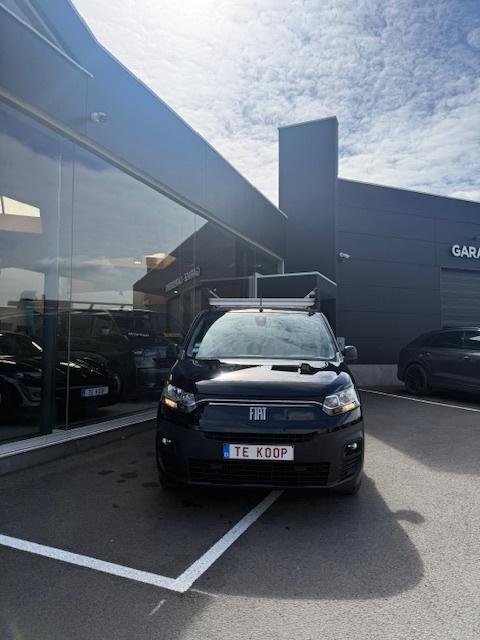 Fiat Doblo 06/2023 navi/gps/carplay/dab/camera/pdc/btw, Voorwielaandrijving, 4 cilinders, Zwart, USB