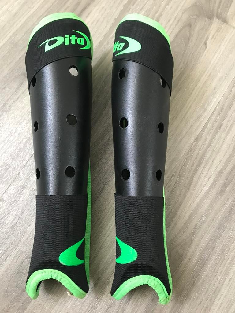 Scheenbeschermers maat xs (dita), Ophalen, Zo goed als nieuw