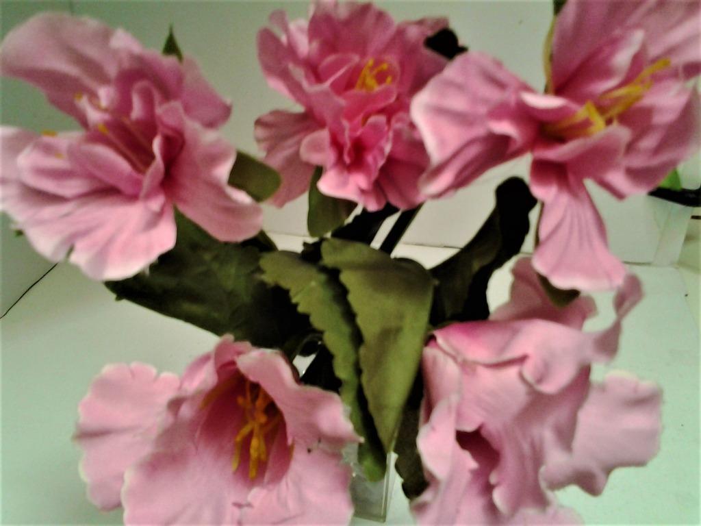 Zijden bloemen op een piketje - met 5 roze bloemen, Enlèvement, Neuf, Autres types