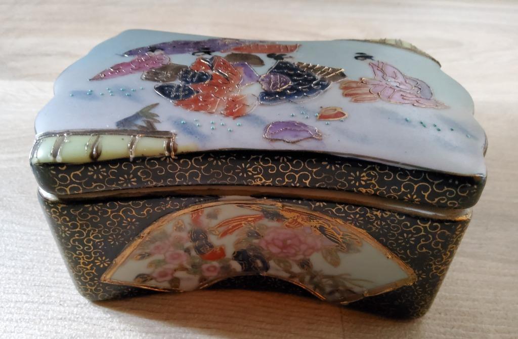 Bonbonnière in porselein, Antiek en Kunst, Ophalen of Verzenden