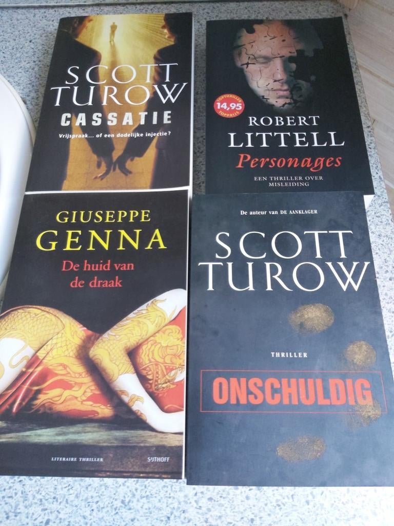 8 boeken voornamelijk thrillers, Boeken, Avontuur en Actie, Zo goed als nieuw, Ophalen of Verzenden