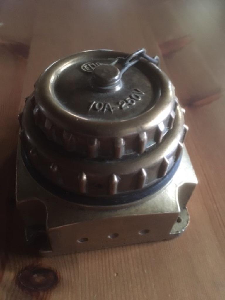 Prise de quai bronze, étanche pour bateau, Enlèvement ou Envoi, Utilisé, Électricité et Éclairage, Voilier ou Bateau à moteur