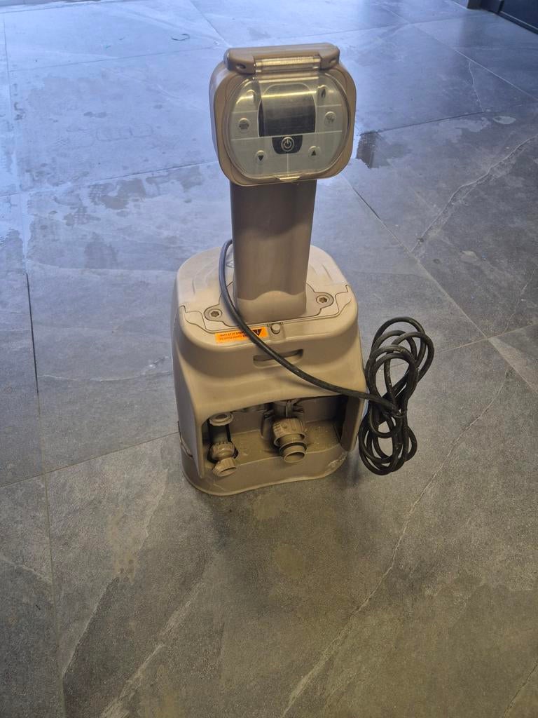 Moteur intex spa jacuzzi, Jardin & Terrasse, Bains à remous et Spas, Enlèvement