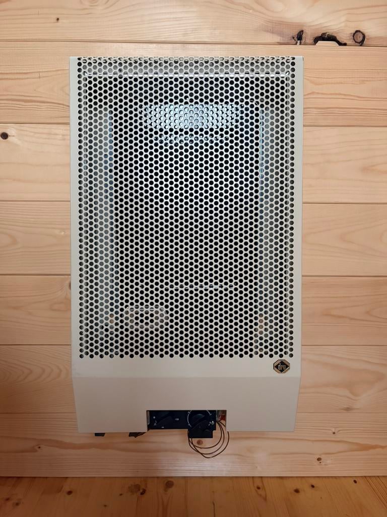 NIEUWSTAAT - DRU -art 2 -01 beige gasradiator, Doe-het-zelf en Bouw, Verwarming en Radiatoren, Zo goed als nieuw, Ophalen