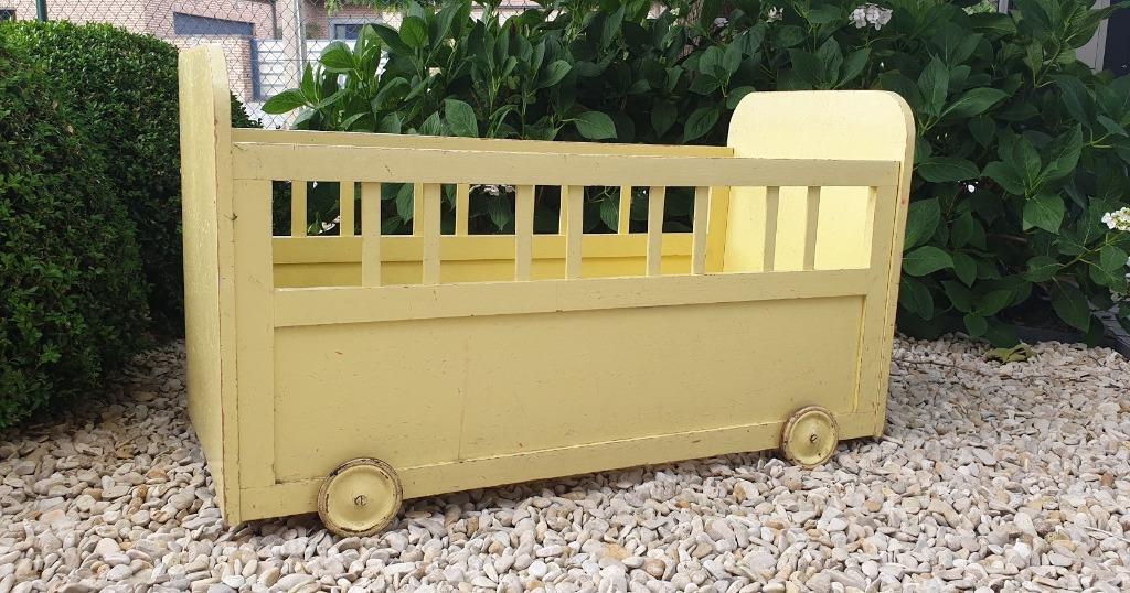 Ancien petit lit d’enfant en bois, Antiquités & Art, Enlèvement