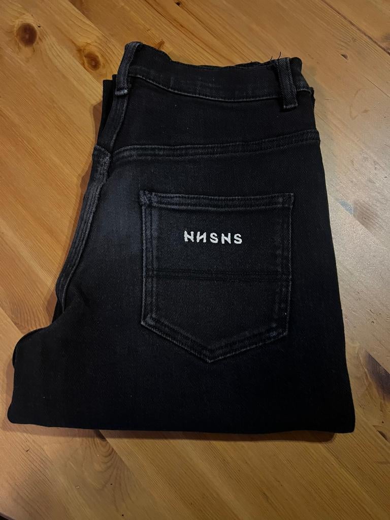 Nonsens zwart, Verzenden