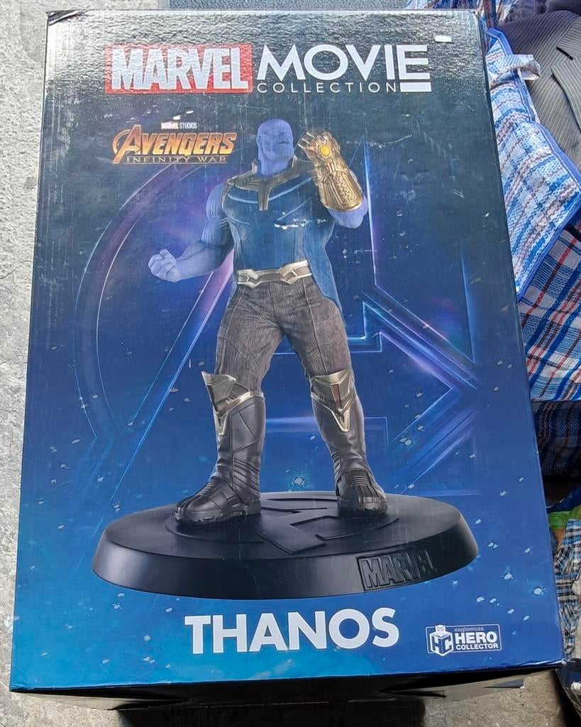 Marvel Movie Collection MEGA Statue Thanos Special limited, Hobby en Vrije tijd, Wargaming, Ophalen of Verzenden