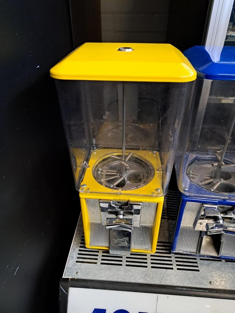 Kauwgomballen/ pinda automaat northwestern, Enlèvement