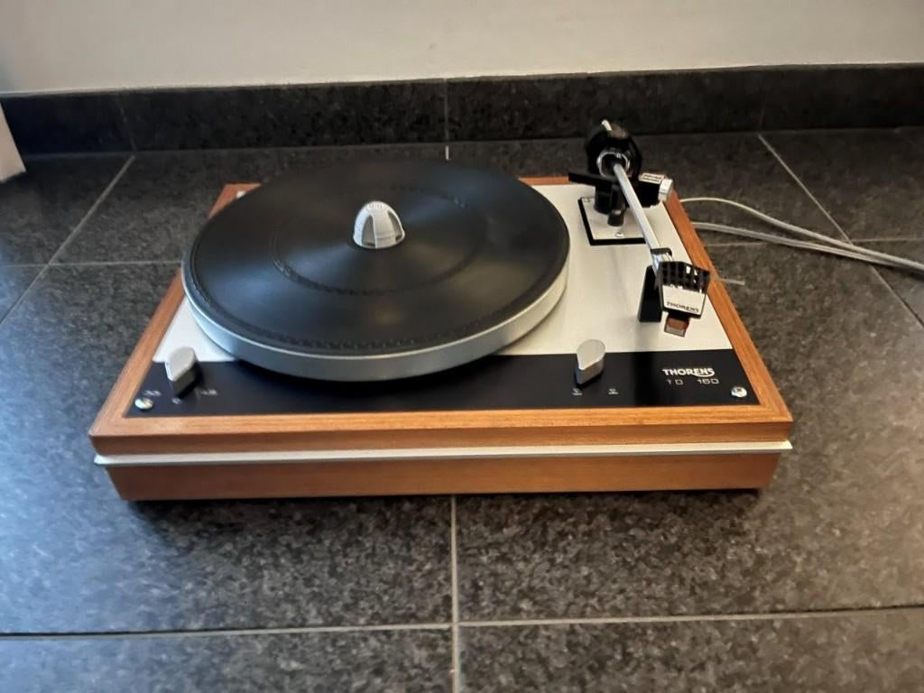 Thorens TD 160 – Vintage Topstaat & Shure element, TV, Hi-fi & Vidéo, Tourne-disques, Comme neuf, Tourne-disque, Thorens, Enlèvement