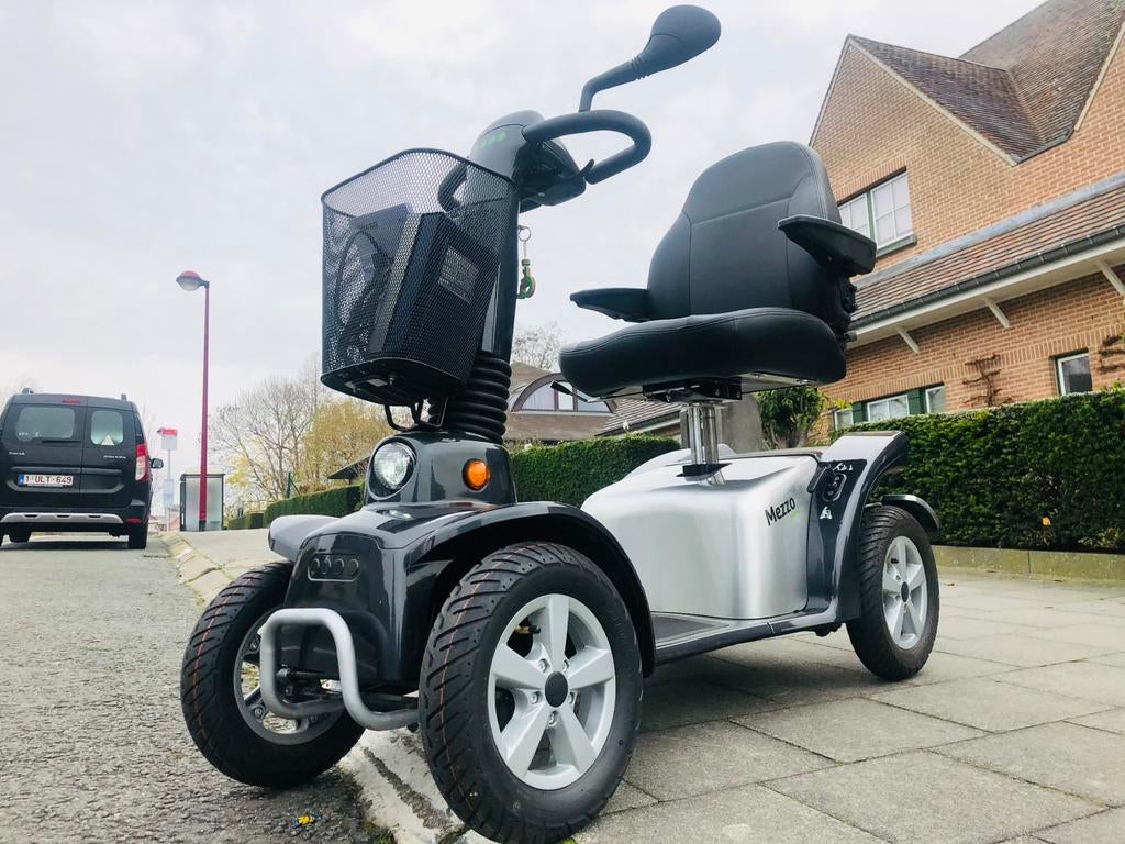 Scootmobiel L & M Mezzo Uitstekend elektrische Invalidescoot, Diversen, Rolstoelen, Ophalen of Verzenden, Inklapbaar, Zo goed als nieuw