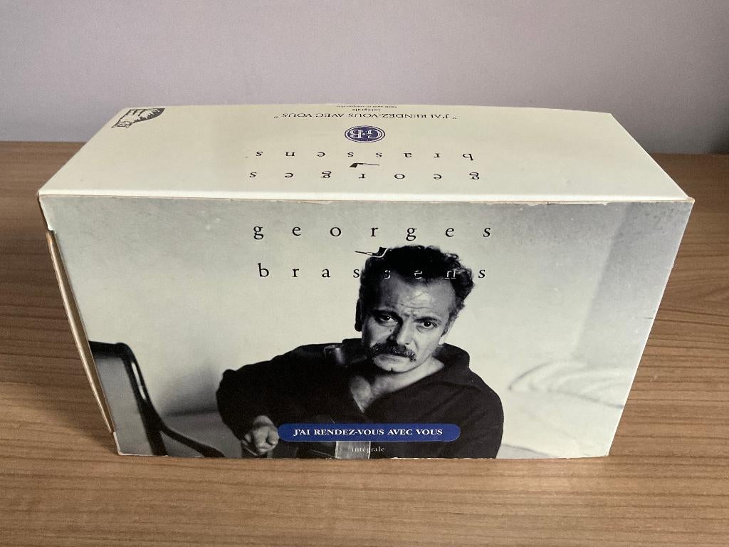 11 CASSETTES GEORGES BRASSENS, Ophalen of Verzenden, Zo goed als nieuw, 2 t/m 25 bandjes, Met bewaardoos, rek of koffer
