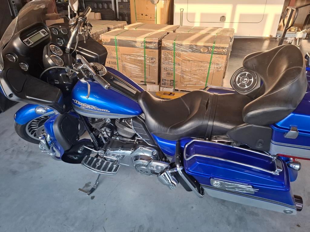 Exclusive Harley Davidson Road Glide 2012 Doe een goed bod !