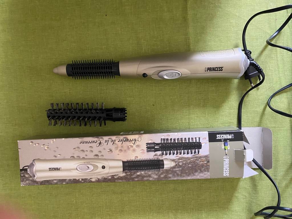 Princess borstel nieuw, Ophalen, Zo goed als nieuw