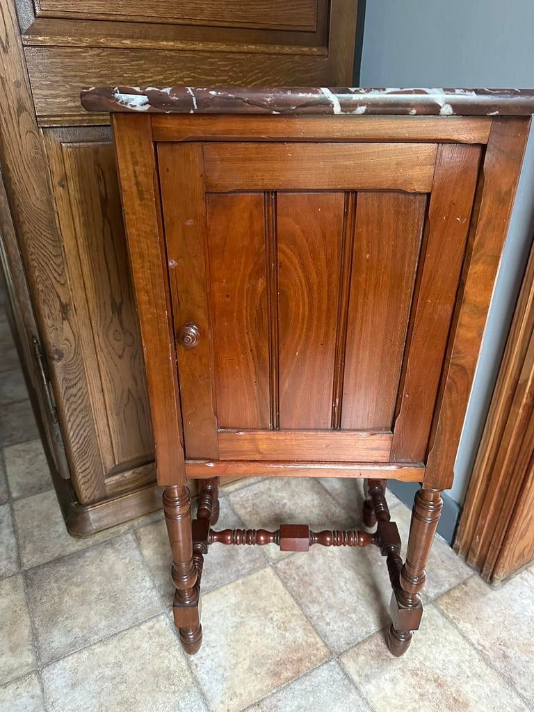 Table de chevet ancienne