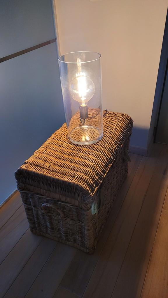 Lampe de table design en verre., Maison & Meubles, Enlèvement, Verre