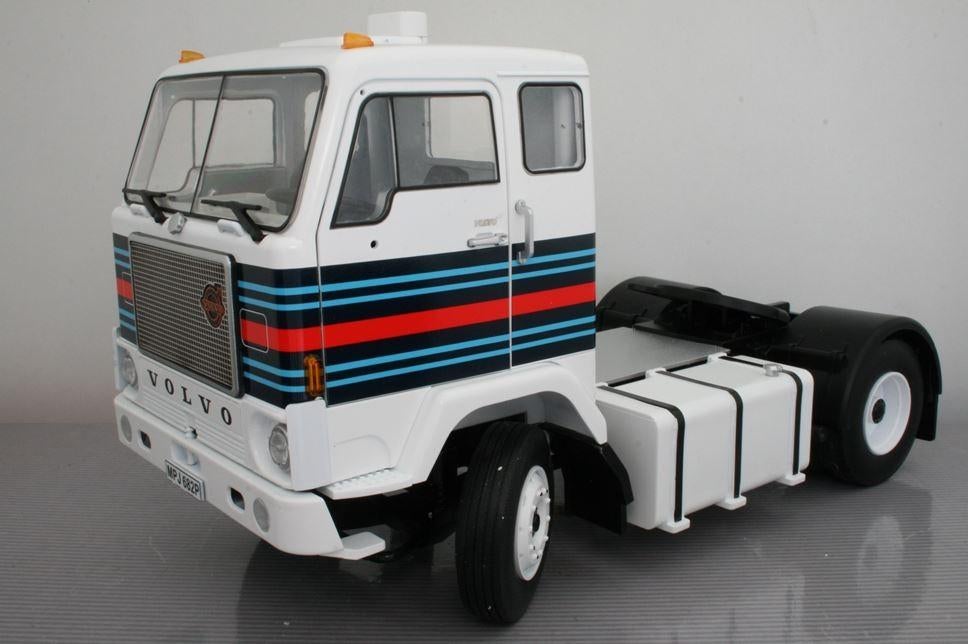 Volvo F88 Road Kings 1/18 (Racing Team Martini), Enlèvement ou Envoi, Neuf, Autres types, Autres marques