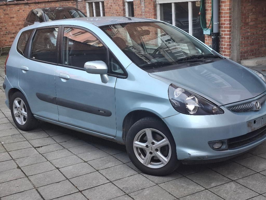 Véhicule, Autos, Argent ou Gris, Entreprise, 5 portes, Automatique