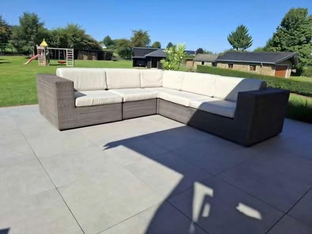 Salon de jardin, Enlèvement