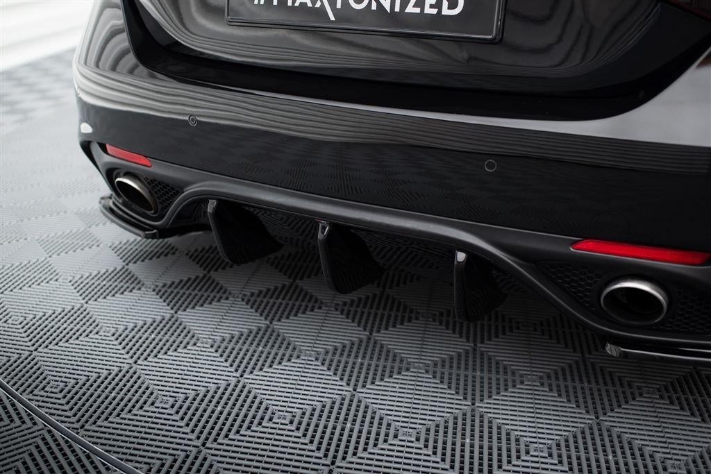 Maxton Design Alfa Romeo Giulia Veloce Q4 Rear Valance Spoil, Envoi