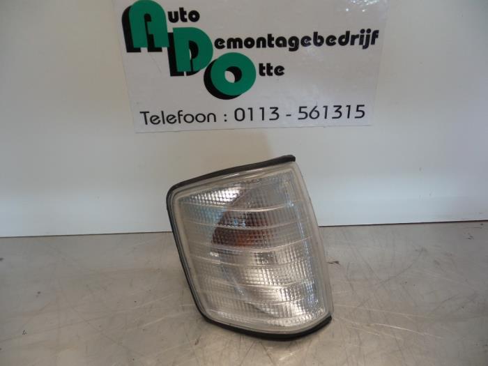 Richtingaanwijzer rechts van een Mercedes 190E/D (190E/D 82-, Gebruikt, -, -, Ophalen of Verzenden