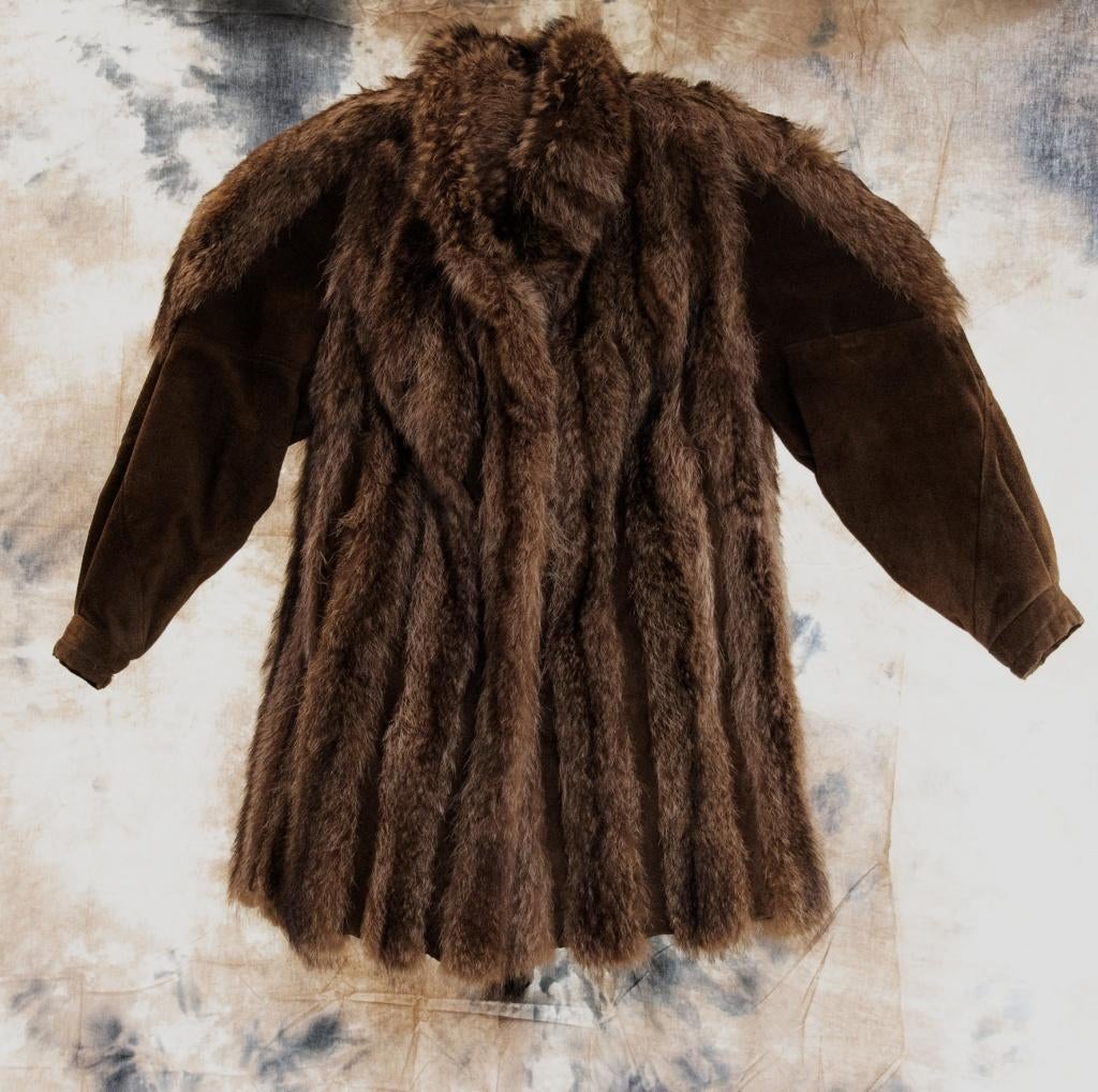 Manteau en fourrure à vendre, Enlèvement, Comme neuf, Taille 42/44 (L), Autres couleurs