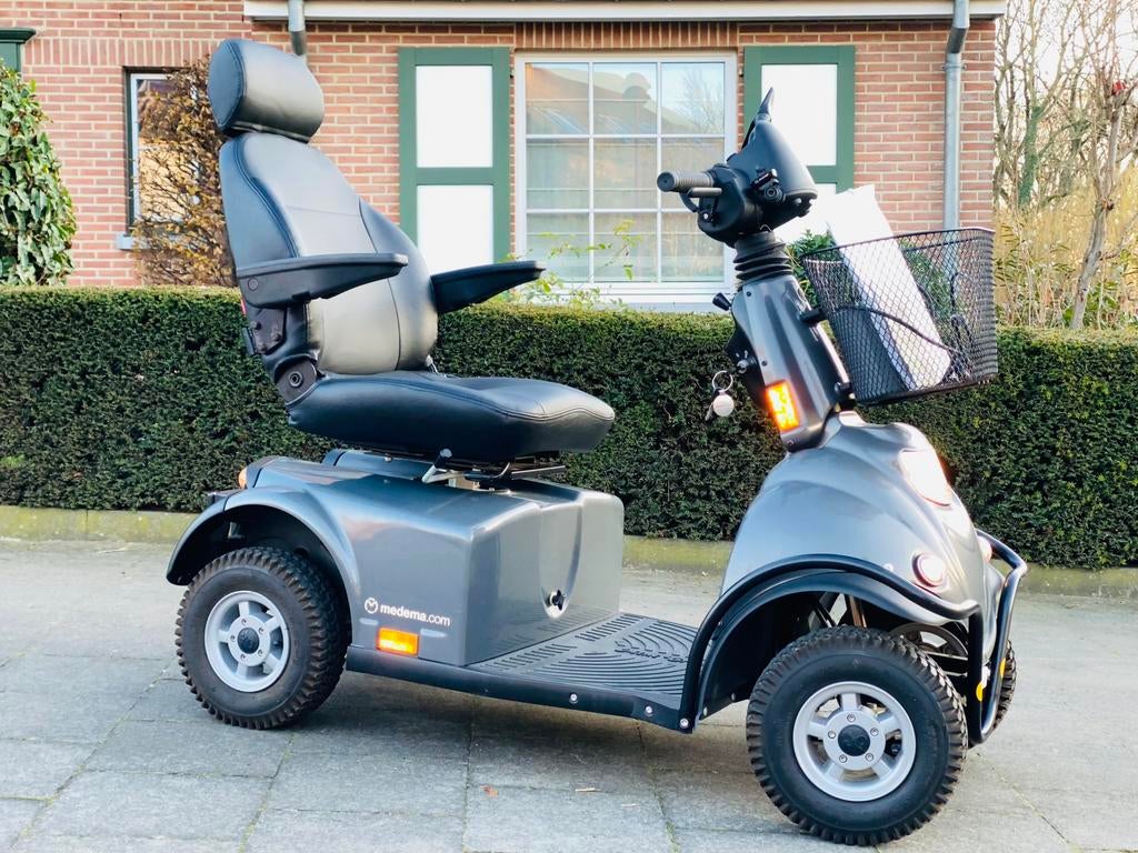Mini crosser Scootmobiel 4wiel alle tranen invalide scooter, Diversen, Ophalen of Verzenden, Inklapbaar, Zo goed als nieuw, Elektrische rolstoel