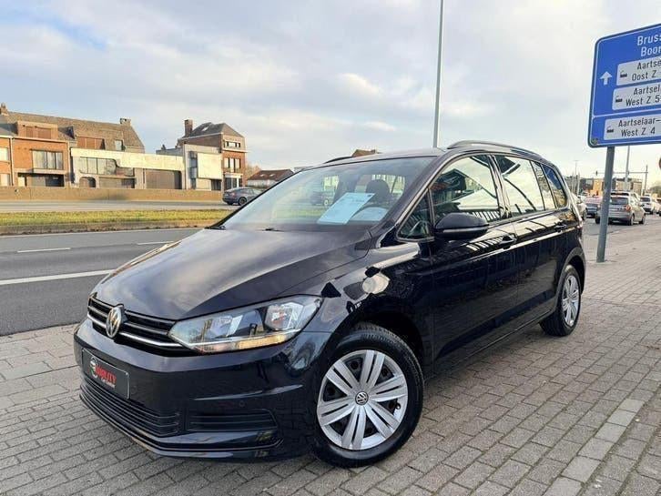 Vw Touran 12/2017 100dkm 7zitpl. Benzine Navi Trekhaak Pdc, Auto's, Voorwielaandrijving, Monovolume, Euro 6, 4 cilinders