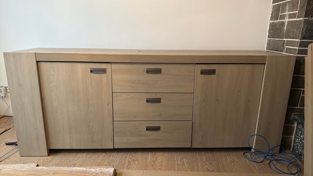 Te koop living kast, Enlèvement