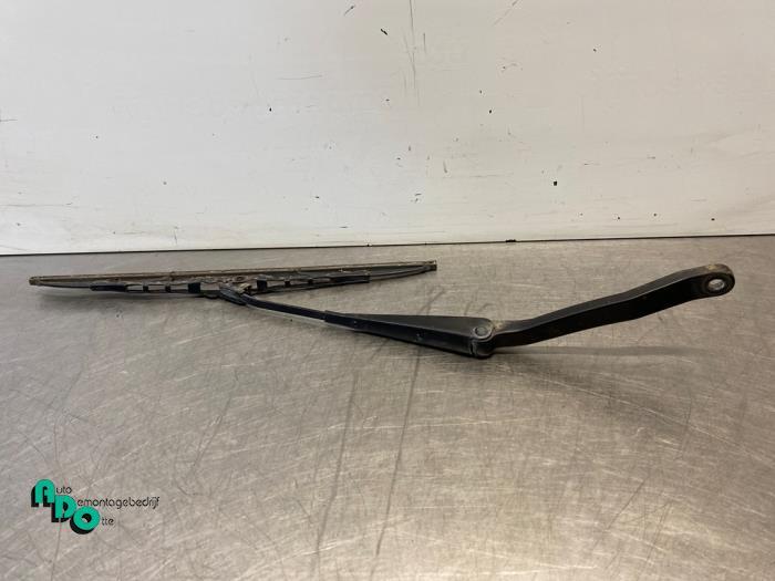 Bras essuie-glace arrière d'un Nissan Terrano (Terrano II 9, Autos : Pièces & Accessoires, -, 3 mois de garantie, Utilisé, -