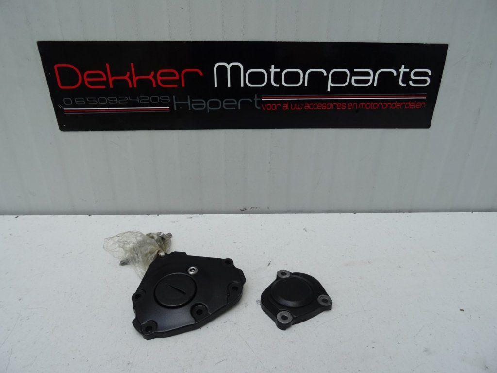 2x Rechter Blokdeksel / Blok deksel Yamaha YZF R1 2007-2008, Motoren, Gebruikt, -, -, Ophalen of Verzenden