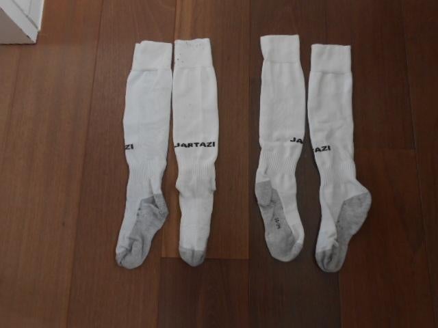 2 x voetbalkousen 31 - 34 Jartazi samen 1 euro, Garçon ou Fille, Enlèvement ou Envoi, Utilisé, Jartazi