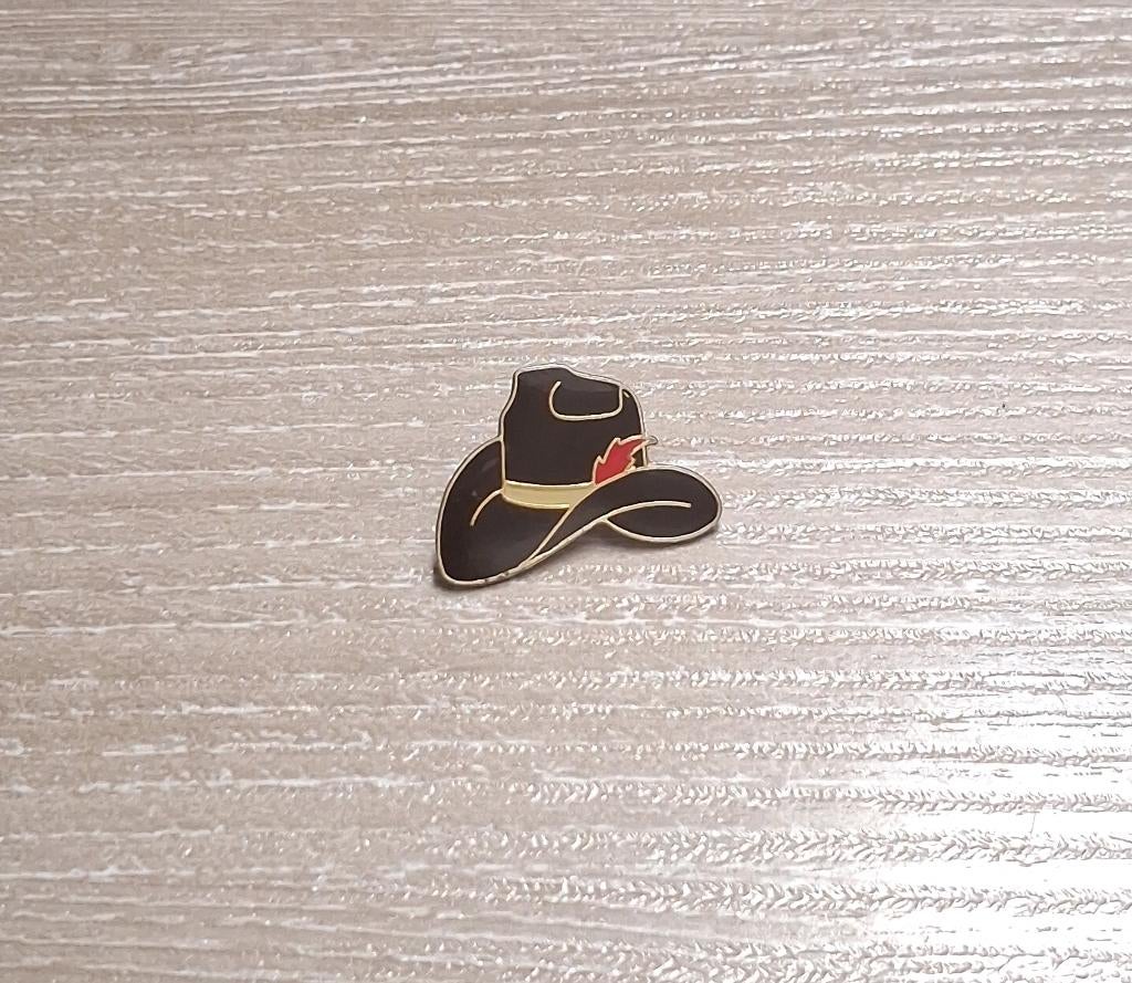 PIN - COWBOYHOED - COWBOY - HOED, Verzenden, Gebruikt, Overige onderwerpen, Speldje of Pin