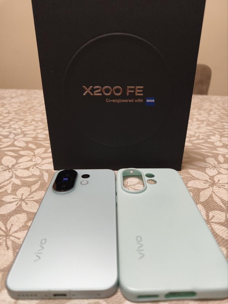 Vivo x200 FE
