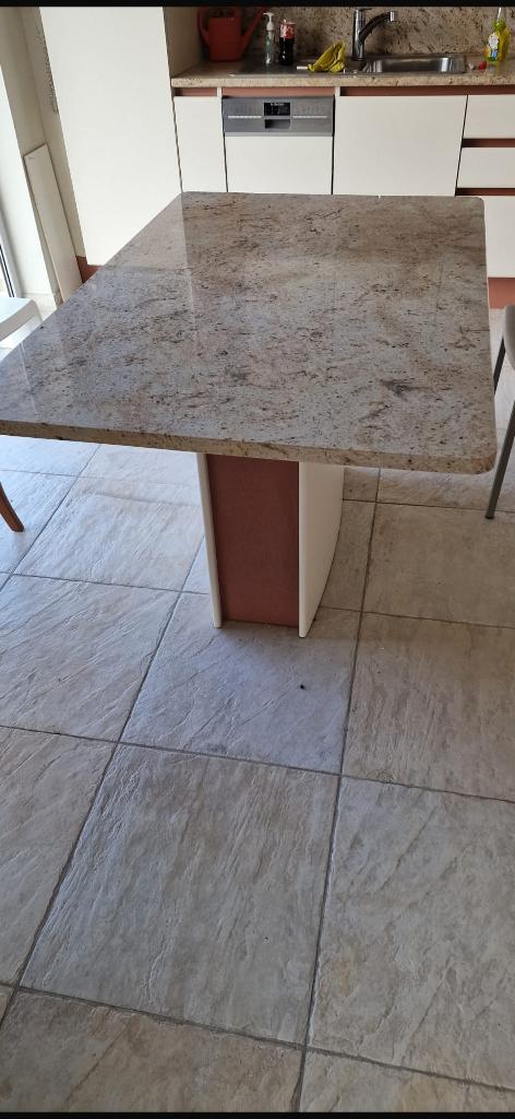 Marmeren tafel, Ophalen, Zo goed als nieuw