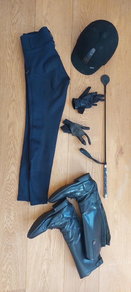 Paardrij-uitrusting voor 12 jarige, Dieren en Toebehoren, Paardrijkleding, Ophalen