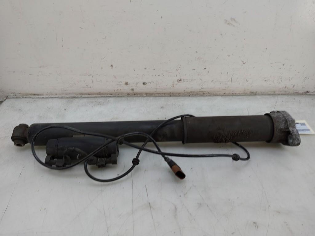 AMORTISSEUR ARRIÈRE DROIT Mercedes-Benz C (W205), Autos : Pièces & Accessoires, Suspension & Châssis, Mercedes-Benz, Utilisé