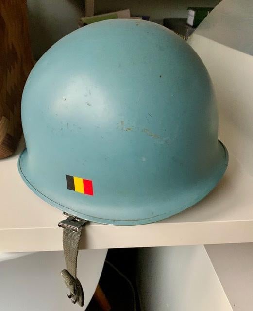 blauwe legerhelm Belgische vlag, Verzamelen, Militaria | Algemeen, Ophalen of Verzenden, Landmacht, Helm of Baret