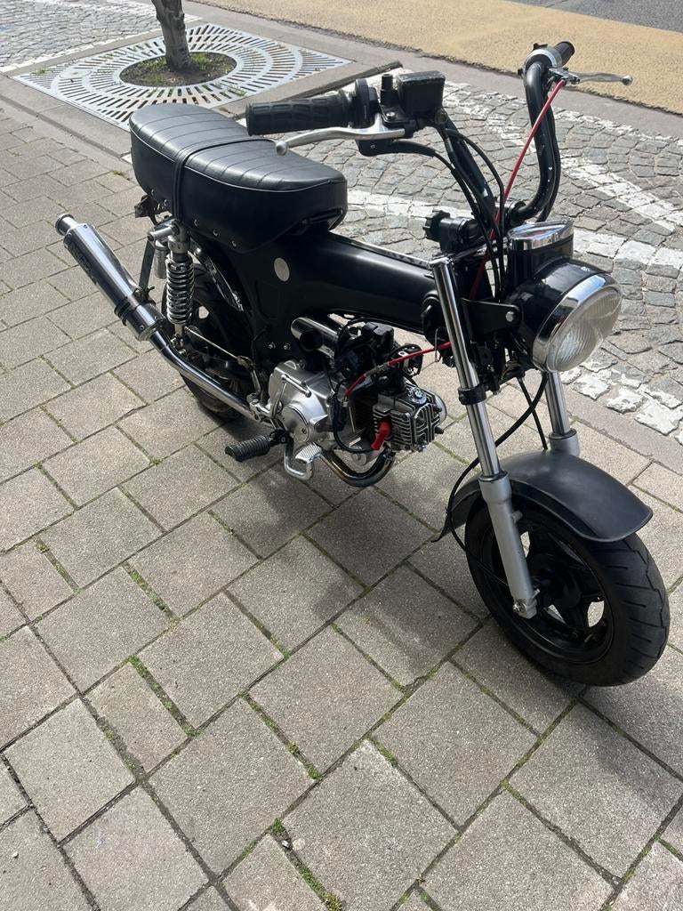 Dax, Fietsen en Brommers, Brommers | Honda, Ophalen, Zo goed als nieuw, 4 versnellingen, 50 cc