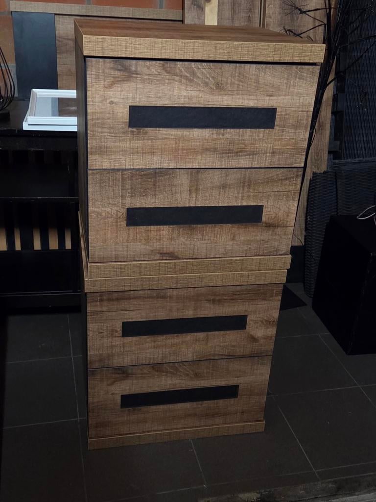 Leuke nachtkastjes, Huis en Inrichting, Kasten | Ladekasten, Ophalen