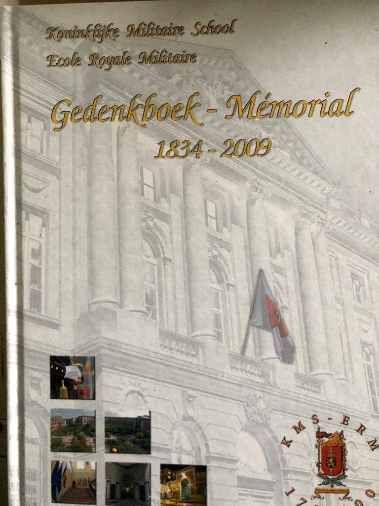 Gedenkboek-mémorial, école royale militaire, livre militaria, Envoi, Armée de terre, Livre ou Revue