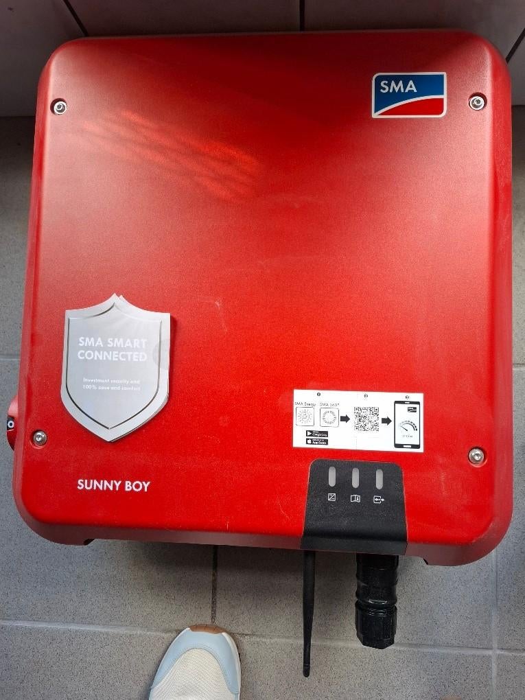 Omvormer, Doe-het-zelf en Bouw, Zonnepanelen en Toebehoren, Ophalen, Zo goed als nieuw, Overige typen, 200 wattpiek of meer