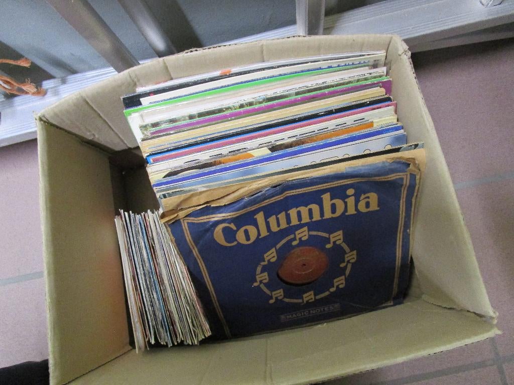 Assiettes à jouer, Collections, Enlèvement